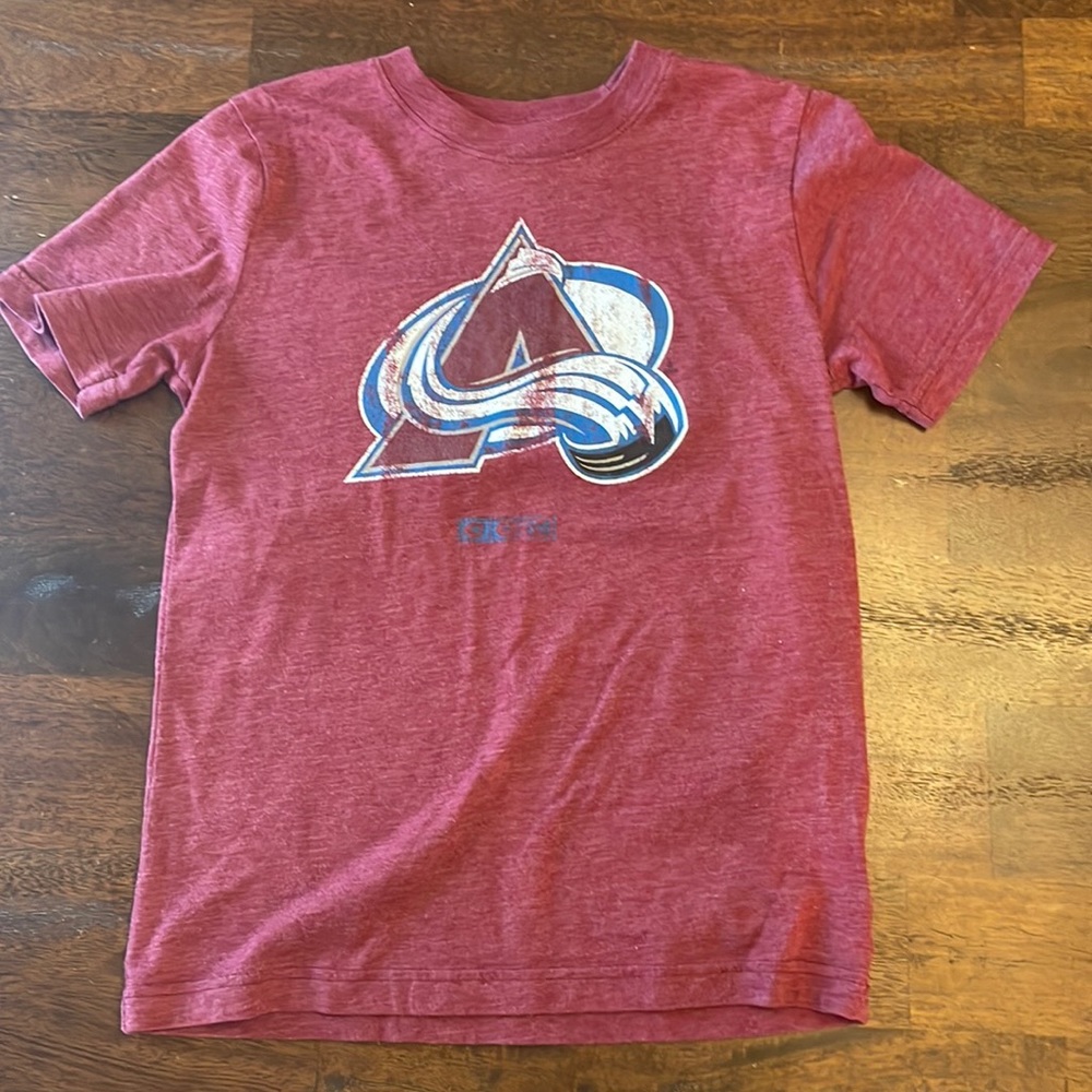 Kids M 10/12 Colorado Avalanche tshirt